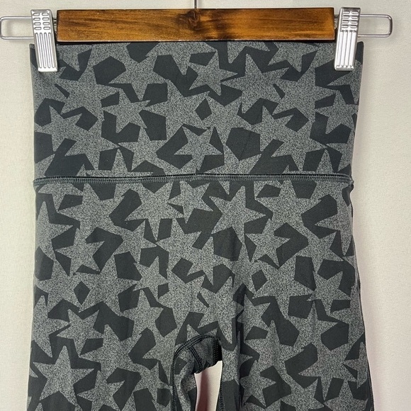 Aerie Move Black & Gray Stars Full 7/8 Athletic Leggings S - Picture 4 of 5